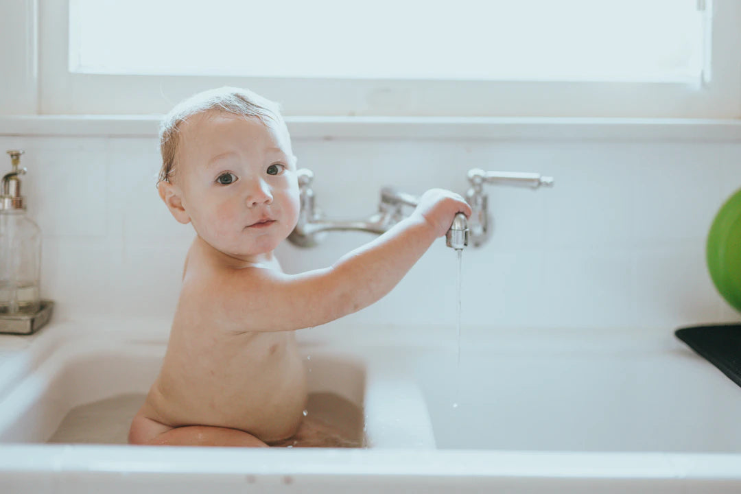 Safe and Entertaining Baby Bath Time Accessories
